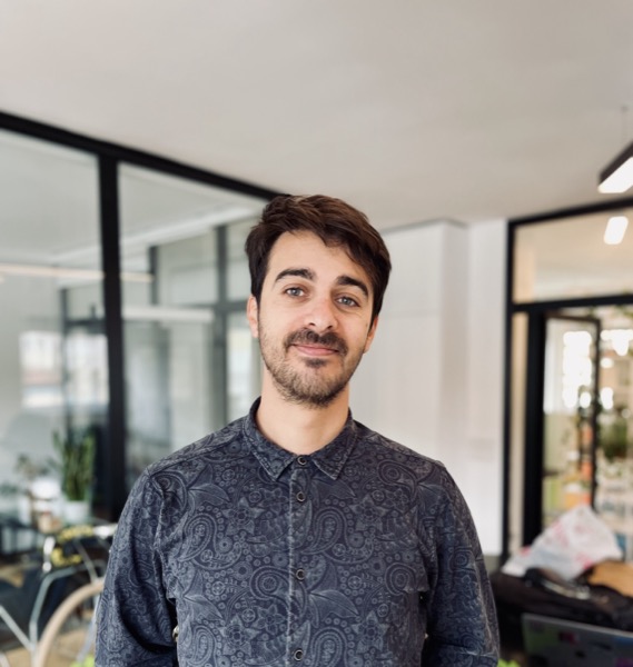 Valmir Hazeri — Solution Architect & Founder of d2b